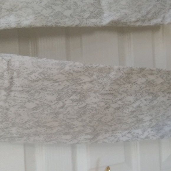 Express Cropped Straight Super High Rise Size: 6 - Picture 6 of 12